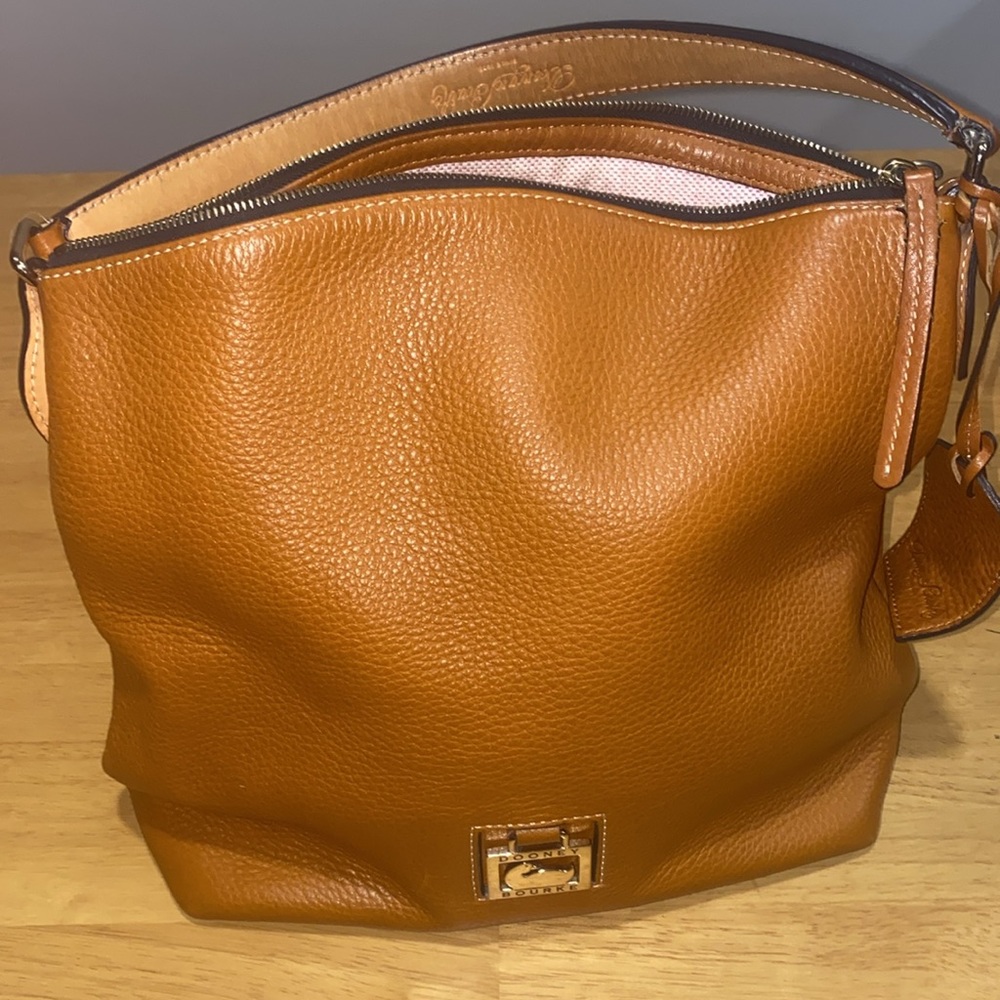 Authentic Dooney and Bourke all weather leather shoulder bag. Great condition. - Picture 4 of 5